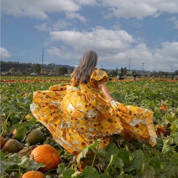 Selkie sunflower ritz gown - Picture 3 of 4